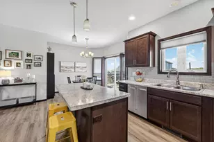 2917 Green Ave, Blue Mounds, WI 53517 - Photo 9