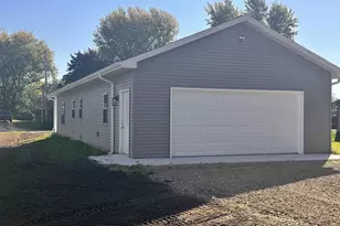 511 Pine St, Mauston, WI 53948 - Photo 3