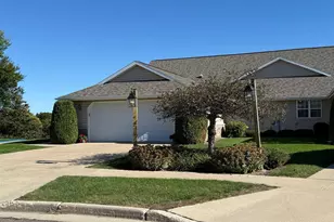 128 Summit Ct, Columbus, WI 53925 - Photo 3