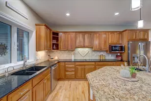 7710 Pamela Cir, Verona, WI 53593 - Photo 11