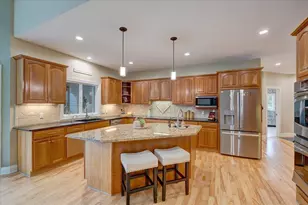 7710 Pamela Cir, Verona, WI 53593 - Photo 9