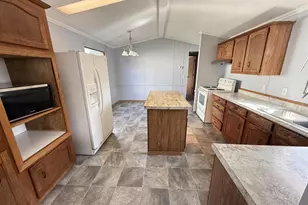 W210N11631 Pinecrest Ln, Germantown, WI 53022 - Photo 5