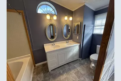 W210N11631 Pinecrest Lane, Germantown, WI 53022 - Photo 9