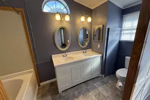 W210N11631 Pinecrest Ln, Germantown, WI 53022 - Photo 9