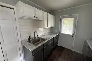 1217 Northport Dr, Madison, WI 53704 - Photo 9