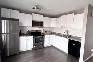4502 W Westchester Square, West Milwaukee, WI 53214 - Photo 9