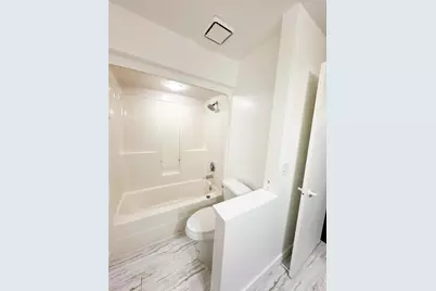 4502 W Westchester Square #3, West Milwaukee, WI 53214 - Photo 17