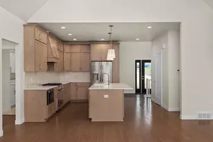 204 Lakeview Ln, Beaver Dam, WI 53916 - Photo 3