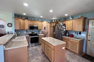 801 Derek Ln, Viroqua, WI 54665 - Photo 7