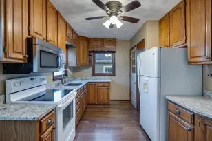 41 E Royal Vale, Edgerton, WI 53534 - Photo 7