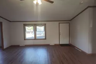 109 S 4th St, Avoca, WI 53506 - Photo 5