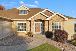 2819 Bluebird Dr, Portage, WI 53901 - Photo 3