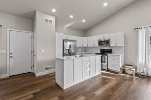 6657 Uecker Dr, DeForest, WI 53532 - Photo 3