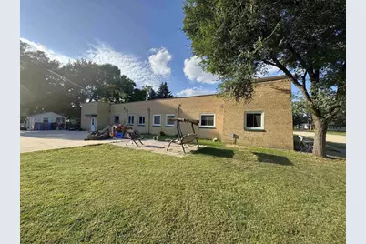 605 E 4th Avenue, Brodhead, WI 53520 - Photo 3