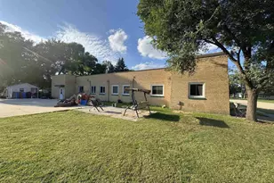 605 E 4th Ave, Brodhead, WI 53520 - Photo 3