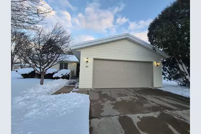 409 Kings Lynn Road, Stoughton, WI 53589 - Photo 3