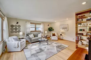 518 Johnson St, Stoughton, WI 53589 - Photo 5