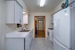 2219 Elizabeth St, Janesville, WI 53548 - Photo 9