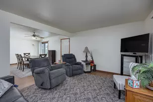 2219 Elizabeth St, Janesville, WI 53548 - Photo 5