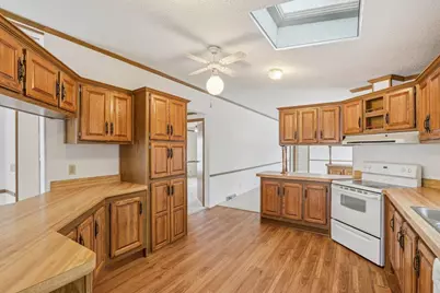 424 Oak Lodge Road, Racine, WI 53185 - Photo 5