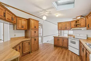 424 Oak Lodge Rd, Racine, WI 53185 - Photo 5