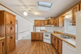 424 Oak Lodge Rd, Racine, WI 53185 - Photo 7