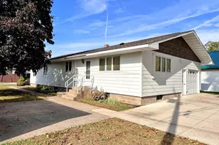 1202 S 9th St, Prairie Du Chien, WI 53821 - Photo 3