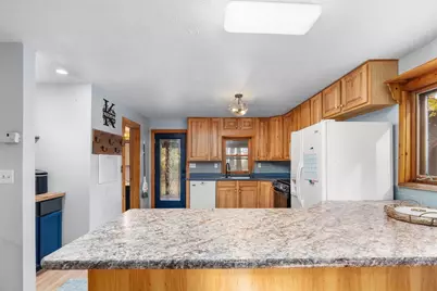 E9523 South Avenue, Reedsburg, WI 53959 - Photo 9