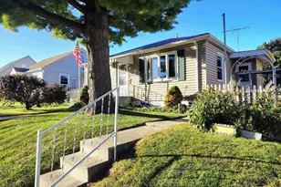 1722 Manitoba Ave, South Milwaukee, WI 53172 - Photo 1