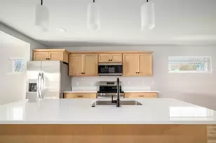 10122 Mosaic Way, Middleton, WI 53593 - Photo 5