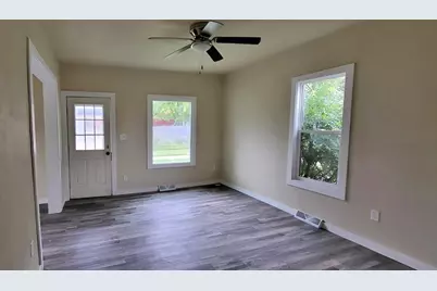 407 W Oak Street, Sparta, WI 54656 - Photo 9