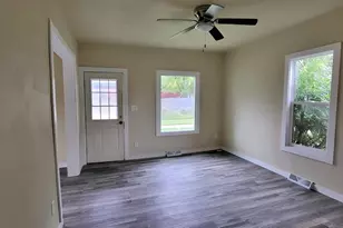 407 W Oak St, Sparta, WI 54656 - Photo 9