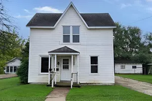 407 W Oak St, Sparta, WI 54656 - Photo 1