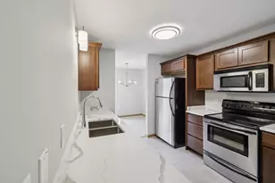 8206 Starr Grass Dr, Madison, WI 53719 - Photo 5