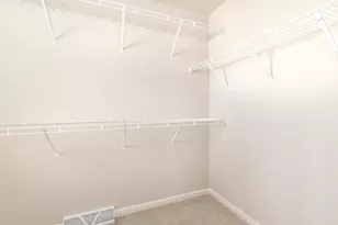 1149 Hickory Hls Dr, Sun Prairie, WI 53590 - Photo 11