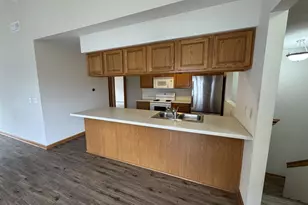 5039 Diane Ct, Rockford, IL 61108 - Photo 7