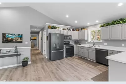 819 E Hiawatha Drive, Wisconsin Dells, WI 53965 - Photo 23