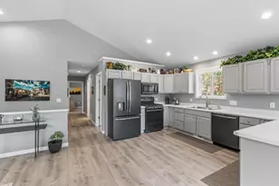 819 E Hiawatha Dr, Wisconsin Dells, WI 53965 - Photo 23