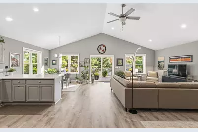 819 E Hiawatha Drive, Wisconsin Dells, WI 53965 - Photo 15