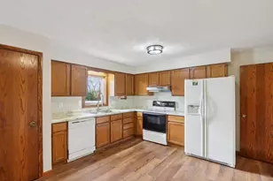 W1152 Fox Rd, Columbus, WI 53925 - Photo 11