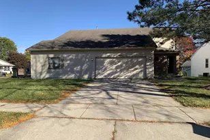 903 Clarmar Dr, Sun Prairie, WI 53590 - Photo 3