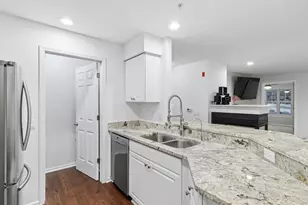 8530 Greenway Blvd, Middleton, WI 53562 - Photo 19