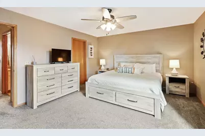 2391 Effingham Way, Sun Prairie, WI 53590 - Photo 15