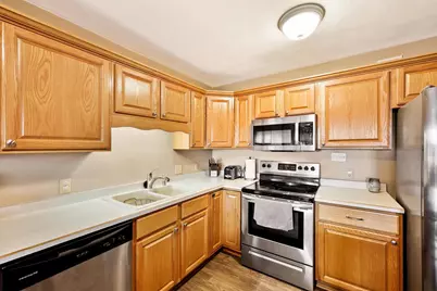 2391 Effingham Way, Sun Prairie, WI 53590 - Photo 9