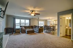 131 W Blackhawk Dr, Fort Atkinson, WI 53538 - Photo 9