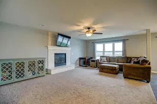 131 W Blackhawk Dr, Fort Atkinson, WI 53538 - Photo 9