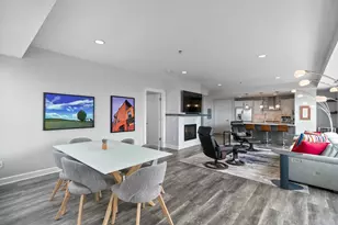 137 E Wilson St, Madison, WI 53703 - Photo 9