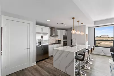 137 E Wilson Street #1113, Madison, WI 53703 - Photo 3