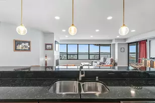 137 E Wilson St, Madison, WI 53703 - Photo 9