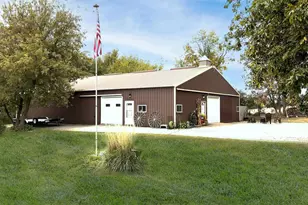 1021 Prairie Queen Rd, Cambridge, WI 53523 - Photo 3